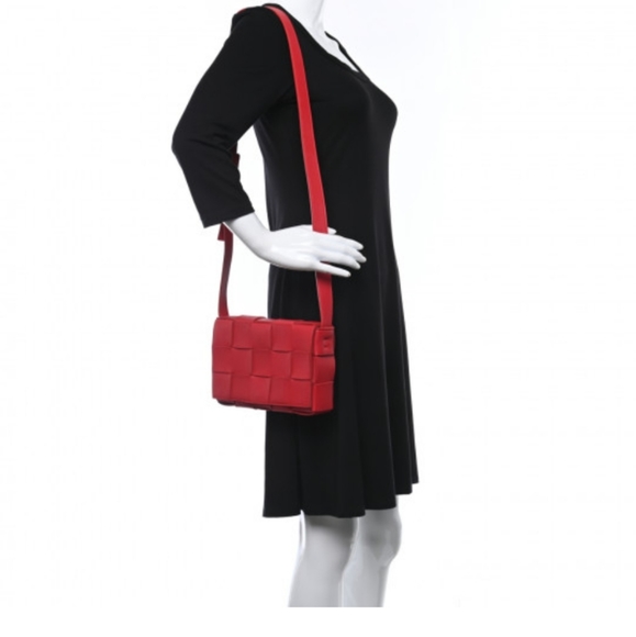 BOTTEGA VENETA Intrecciato Cassette Crossbody Bag Bright Red - Picture 3 of 14